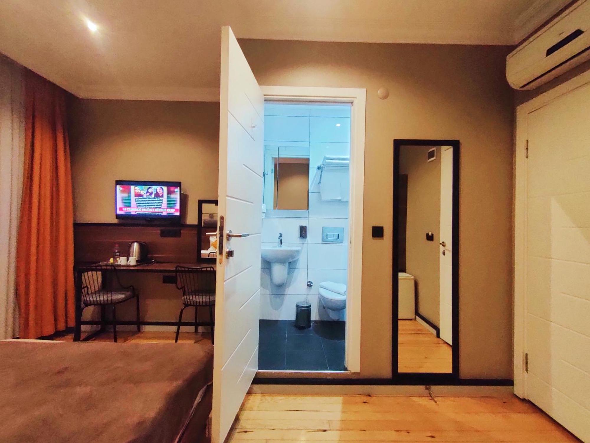 Aram Kerasi Rooms อิสตันบูล ภายนอก รูปภาพ